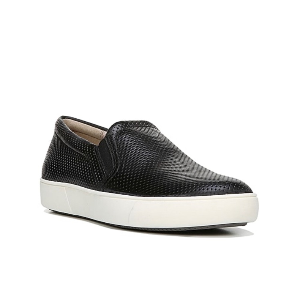 3/$20 or *free Naturalizer maryanne sneakers